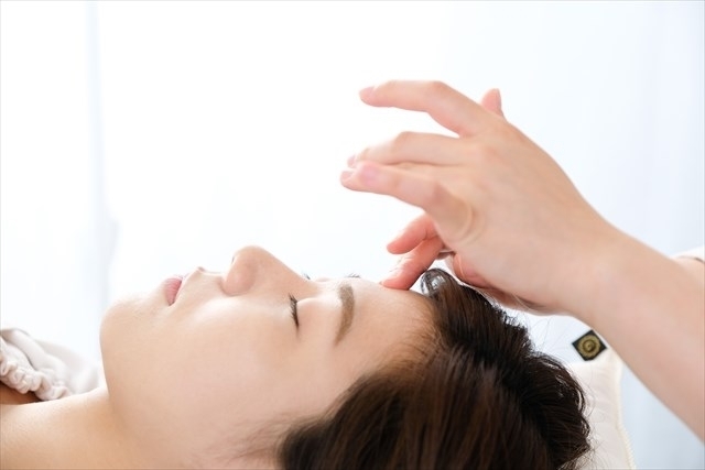 美容鍼の前の指圧